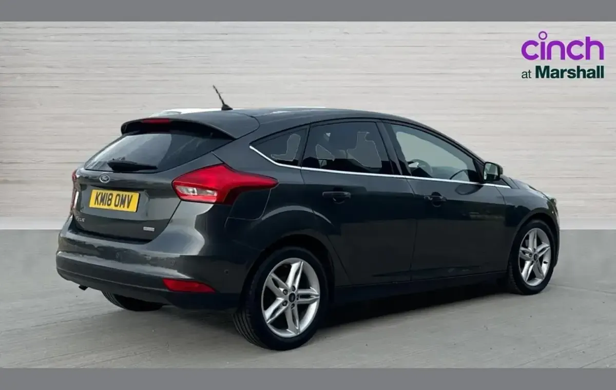 Used Ford Focus Titanium 125 HP (91 kW) 2018 Grey Hatchback