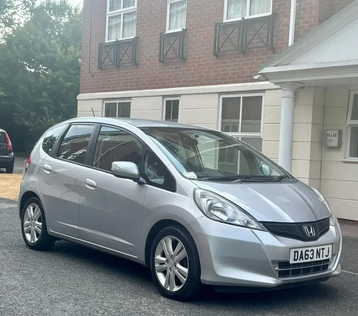 Used Honda Jazz ES 99 HP (72 kW) 2014 Silver Hatchback