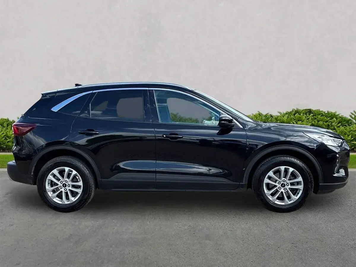 Used Ford Kuga Titanium 150 HP (110 kW) 2025 Black SUV