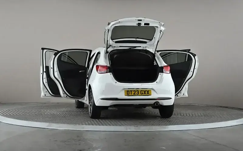 Used Mazda 2 Homura-Aka 116 HP (85 kW) 2023 White Hatchback