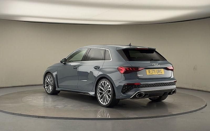 Usado Audi RS3 400 CV (294 kW) 2022 Gris Berlina