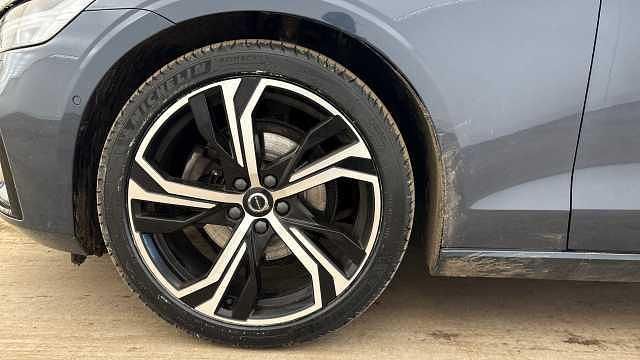 Used Volvo V60 Ultra 194 HP (142 kW) 2025 Estate