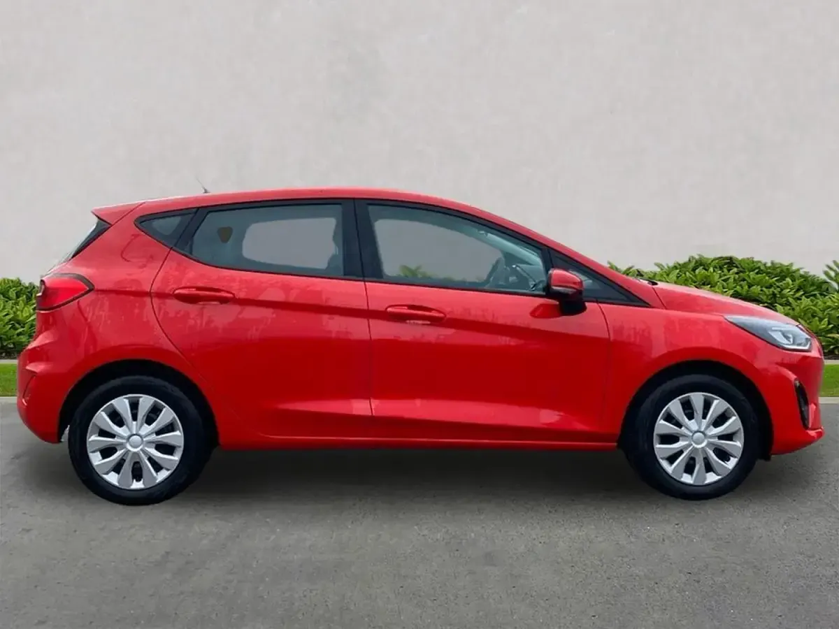 Second-hand Ford Fiesta Trend 2023 Roșu Hatchback