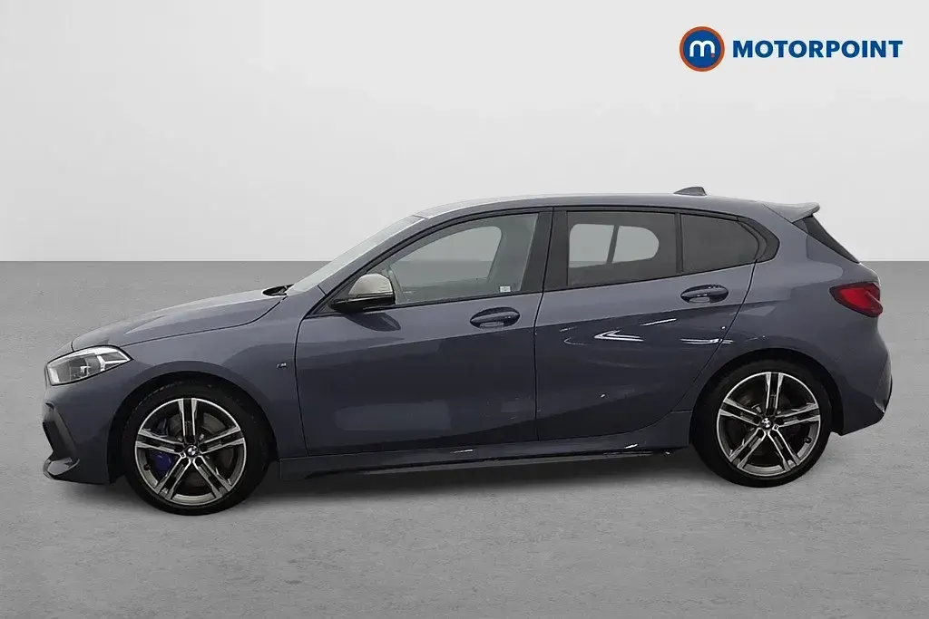 Usado BMW M135 2022 Gris Utilitario