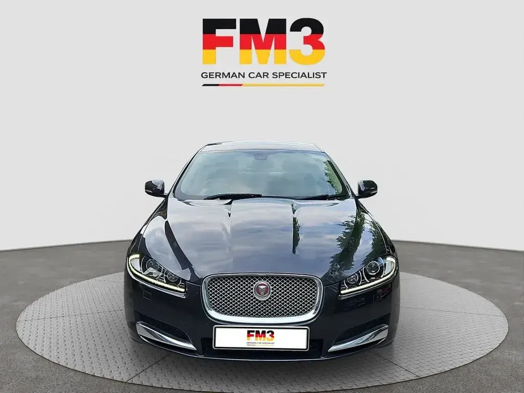 Used Jaguar XF Luxury 163 HP (119 kW) 2015 Grey Sedan