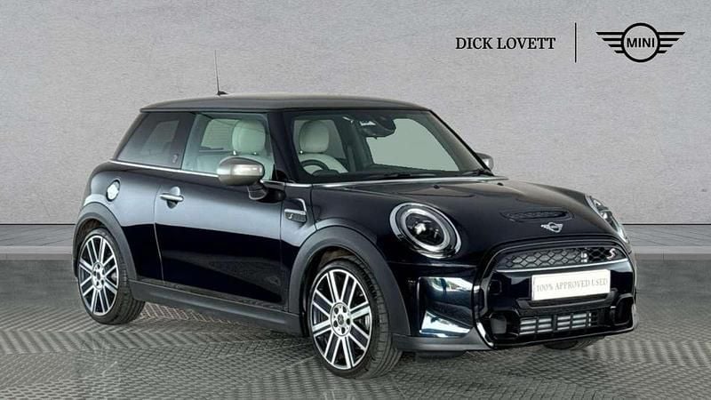 Black Used 2022 Mini Cooper S Exclusive Hatchback | £23,450 (Fair price) - Image 1/4
