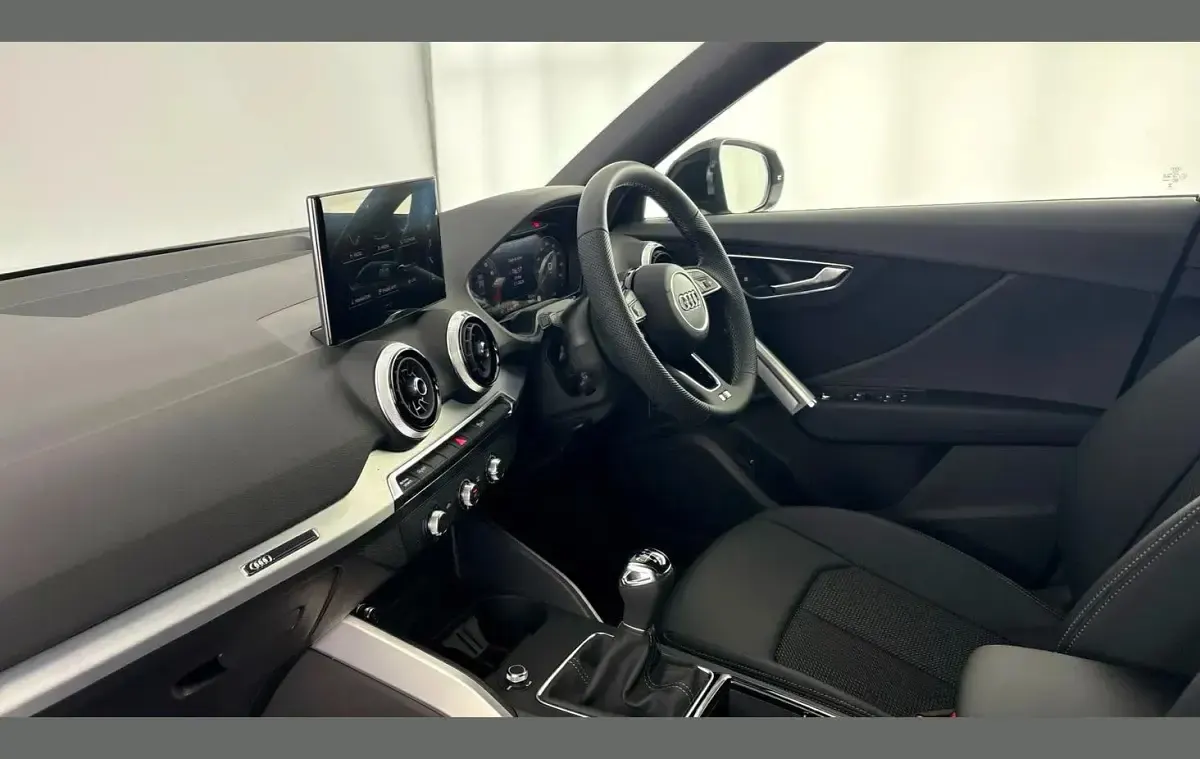 Used Audi Q2 S-Line 113 HP (83 kW) 2025 Black SUV