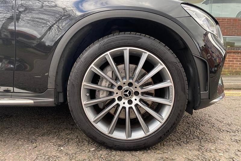 Used Mercedes GLC220 AMG Line Premium 194 HP (142 kW) 2022 Black Estate