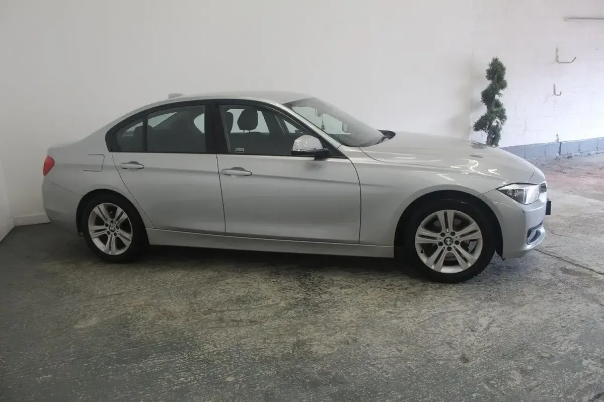 Used BMW 320 Sport Line 184 HP (135 kW) 2013 Silver Sedan