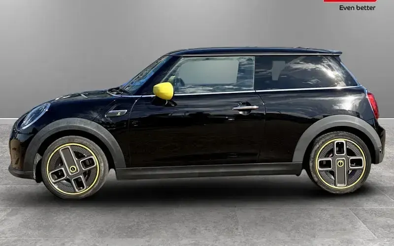 Used Mini Cooper Level 2 135 kW (184 HP) 2022 Black Hatchback