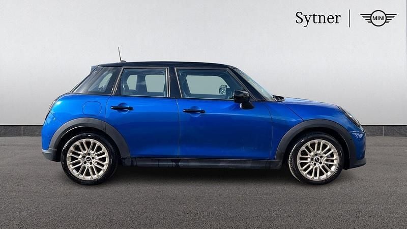 Used Mini Cooper Hatch 154 HP (113 kW) 2024 Blue Hatchback