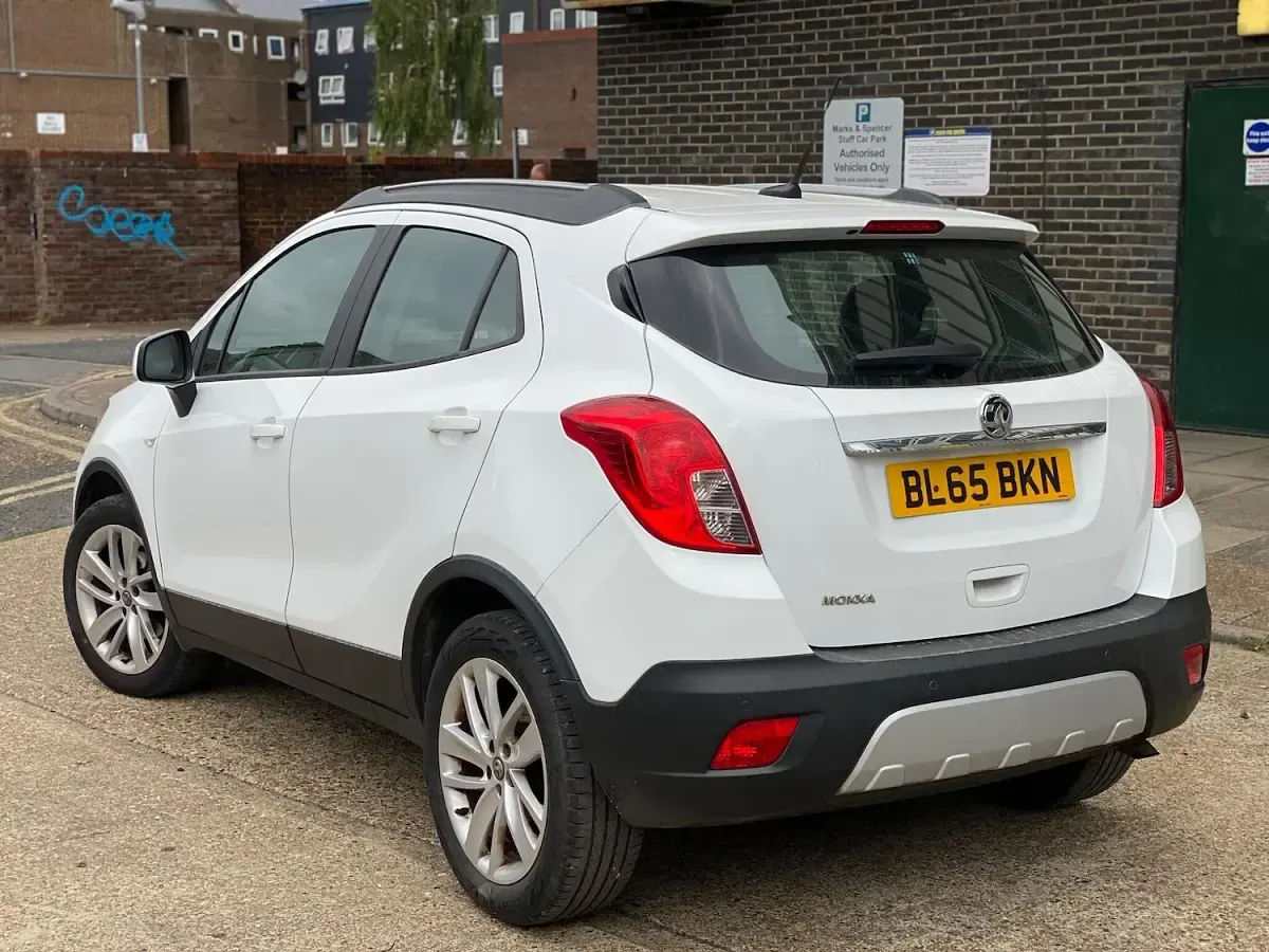 Used Vauxhall Mokka S 115 HP (84 kW) 2015 White SUV