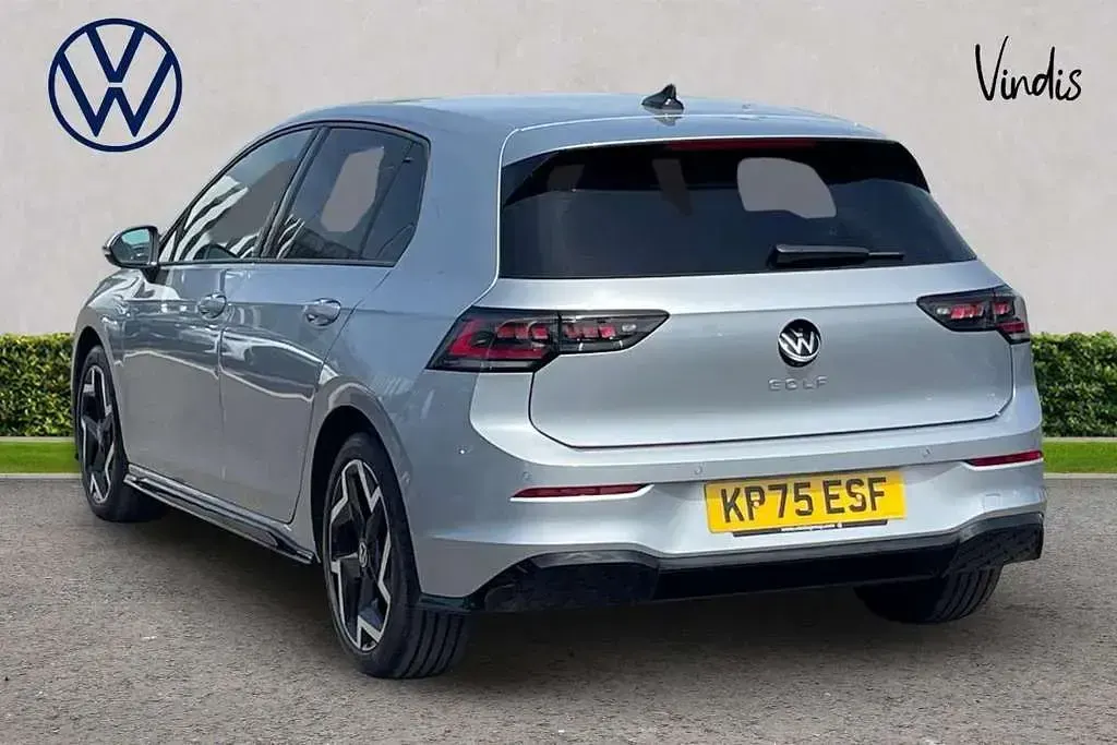 Used VW Golf VIII R-line 150 HP (110 kW) 2025 Silver Hatchback