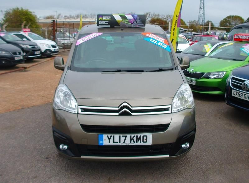Used Citroën Berlingo Feel 110 HP (80 kW) 2017 Brown MPV
