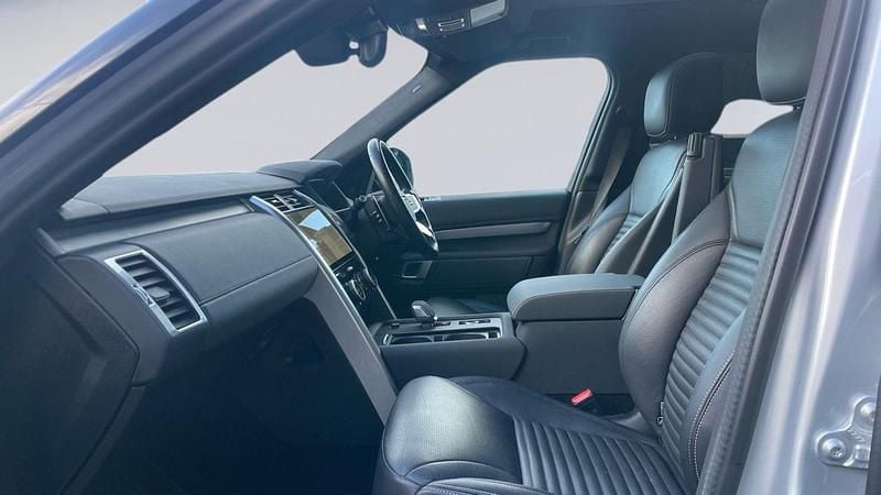 Used Land Rover Discovery 5 SE Dynamic 2023 Silver SUV