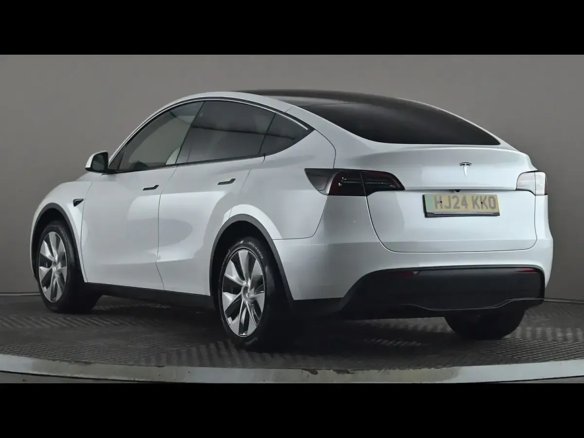 Used Tesla Model Y RWD 219 kW (299 HP) 2024 White SUV