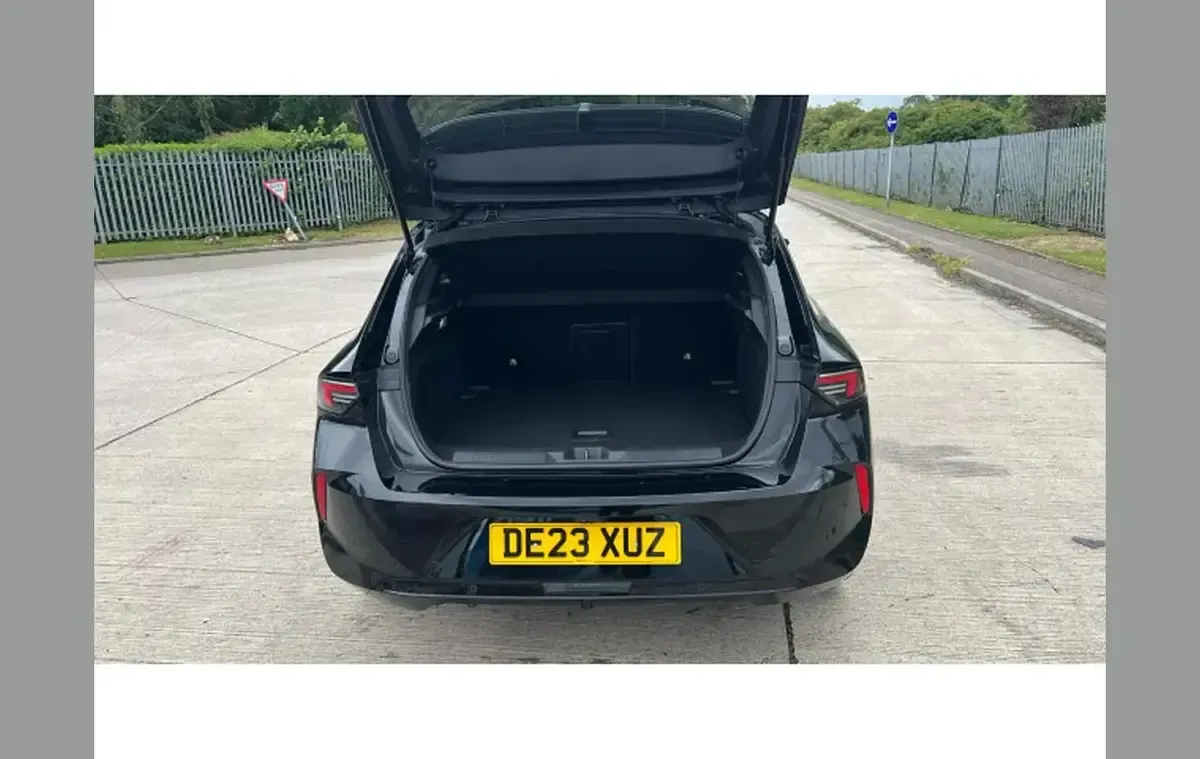 Used Vauxhall Astra 128 HP (94 kW) 2023 Black Hatchback