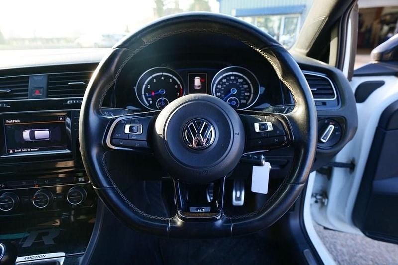 Used VW Golf VII R 300 HP (220 kW) 2015 White Hatchback