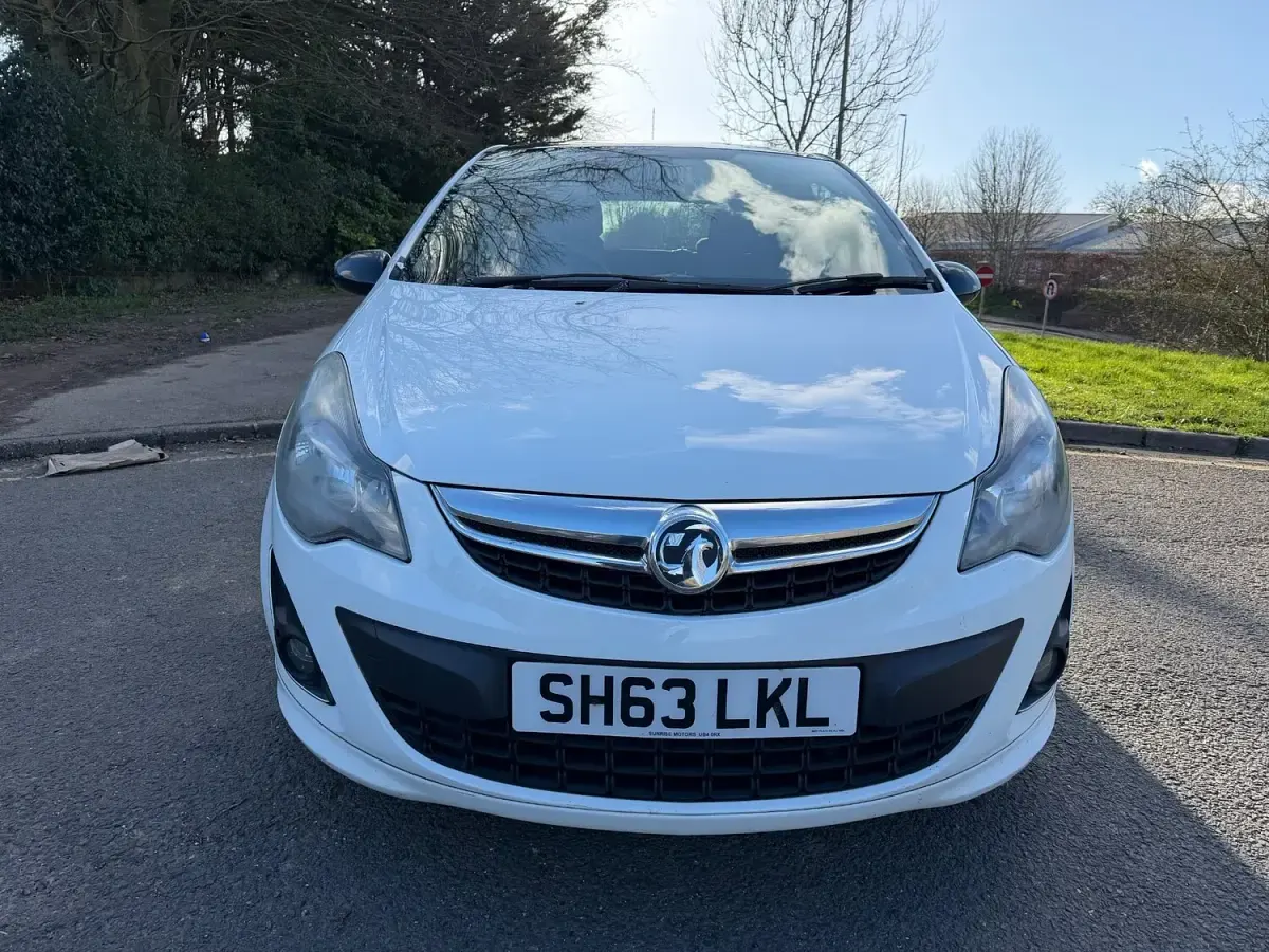 Used Vauxhall Corsa Edition 2013 White Hatchback