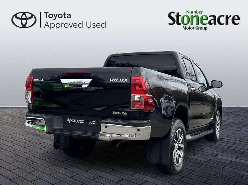 Used Toyota HiLux 150 HP (110 kW) 2019 Black Pickup