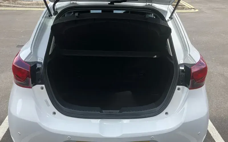 Used Mazda 2 Homura-Aka 116 HP (85 kW) 2023 White Hatchback