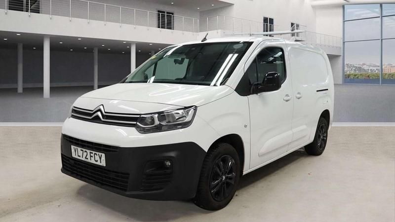 Used Citroën Berlingo 100 HP (73 kW) 2023 White MPV