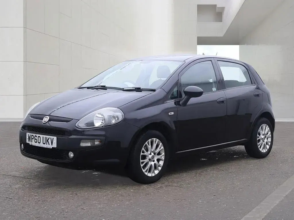 Used Fiat Punto Evo Active 77 HP (56 kW) 2010 Black Hatchback
