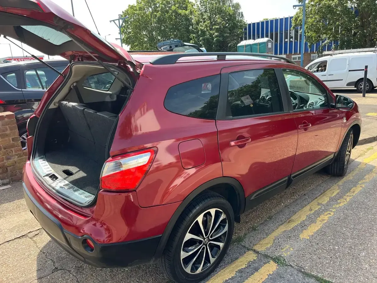 Used Nissan Qashqai +2 360º 110 HP (80 kW) 2013 Red SUV