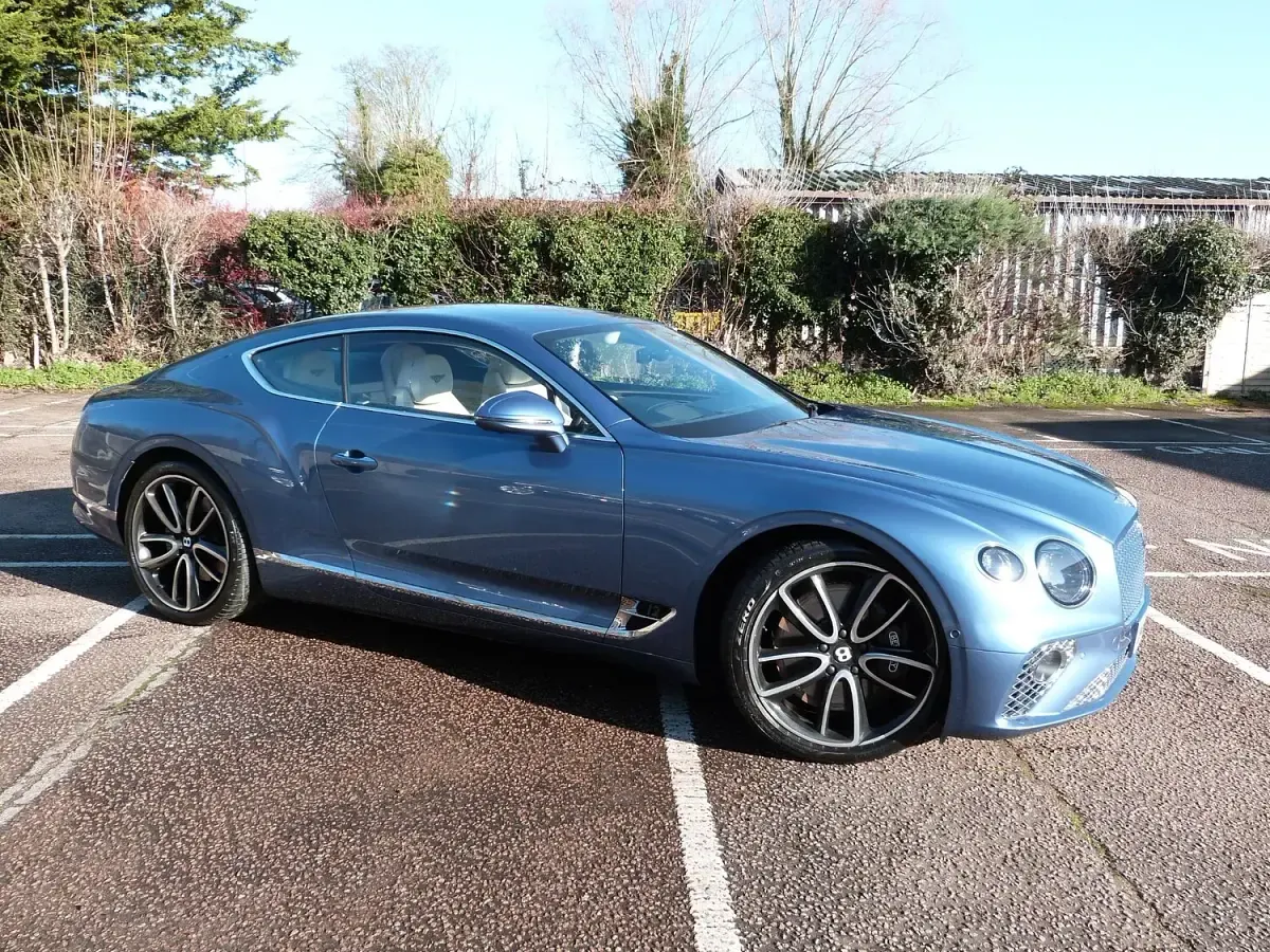 Used Bentley Continental 635 HP (467 kW) 2018 Blue Coupe