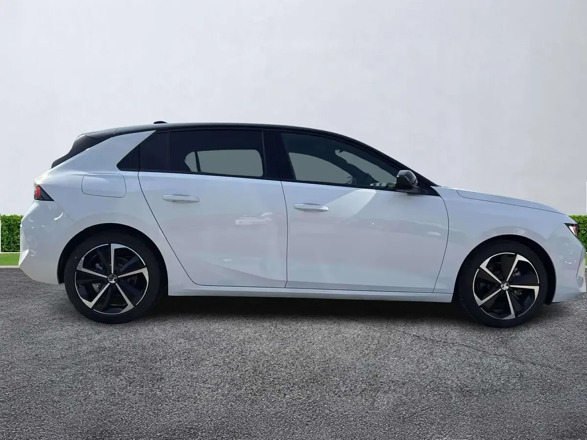 New Vauxhall Astra 2026 Arctic white Hatchback