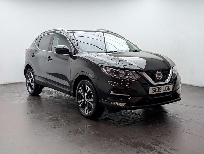Used Nissan Qashqai N-Connecta 140 HP (102 kW) 2019 Black SUV