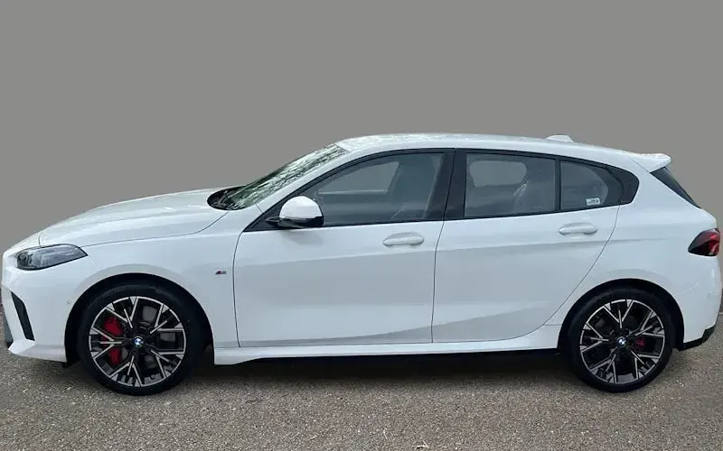 Usado BMW 120 M Sport 156 CV (114 kW) 2025 Blanco Utilitario