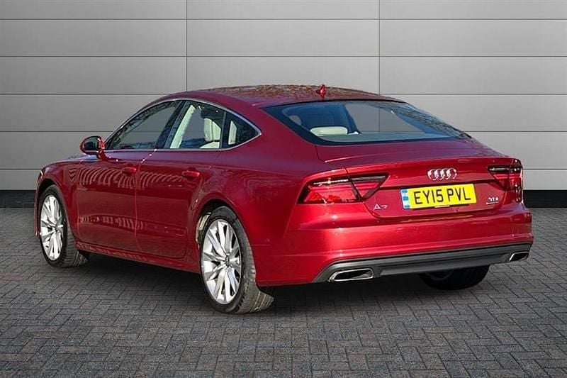 Used Audi A7 Design 218 HP (160 kW) 2015 Garnet red Hatchback