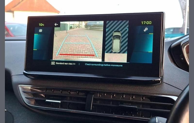 Used Peugeot 3008 Allure Premium 222 HP (163 kW) 2021 Grey SUV