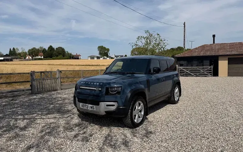 Used Land Rover Defender HSE 249 HP (183 kW) 2023 SUV