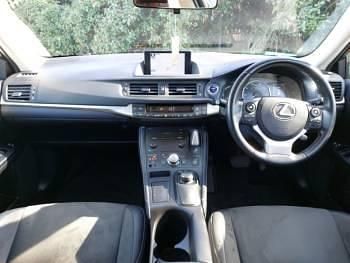 Used Lexus CT200h Luxury Line 136 HP (100 kW) 2018 Red Hatchback