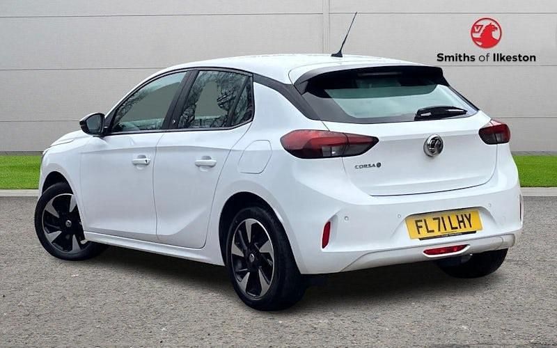 Used Vauxhall Corsa-e 100 kW (136 HP) 2021 White Hatchback