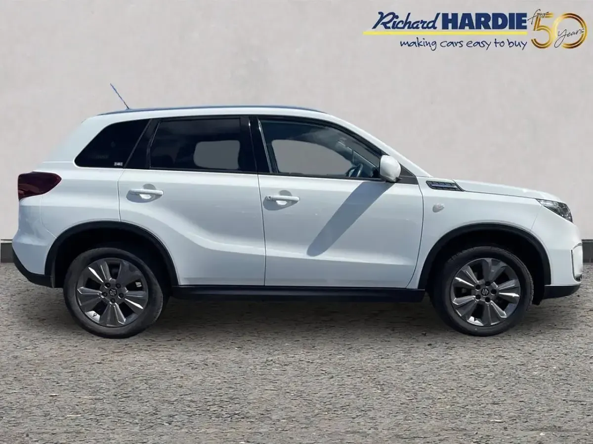 Gebraucht Suzuki Vitara SZ-T 127 PS (93 kW) 2023 Weiß SUV