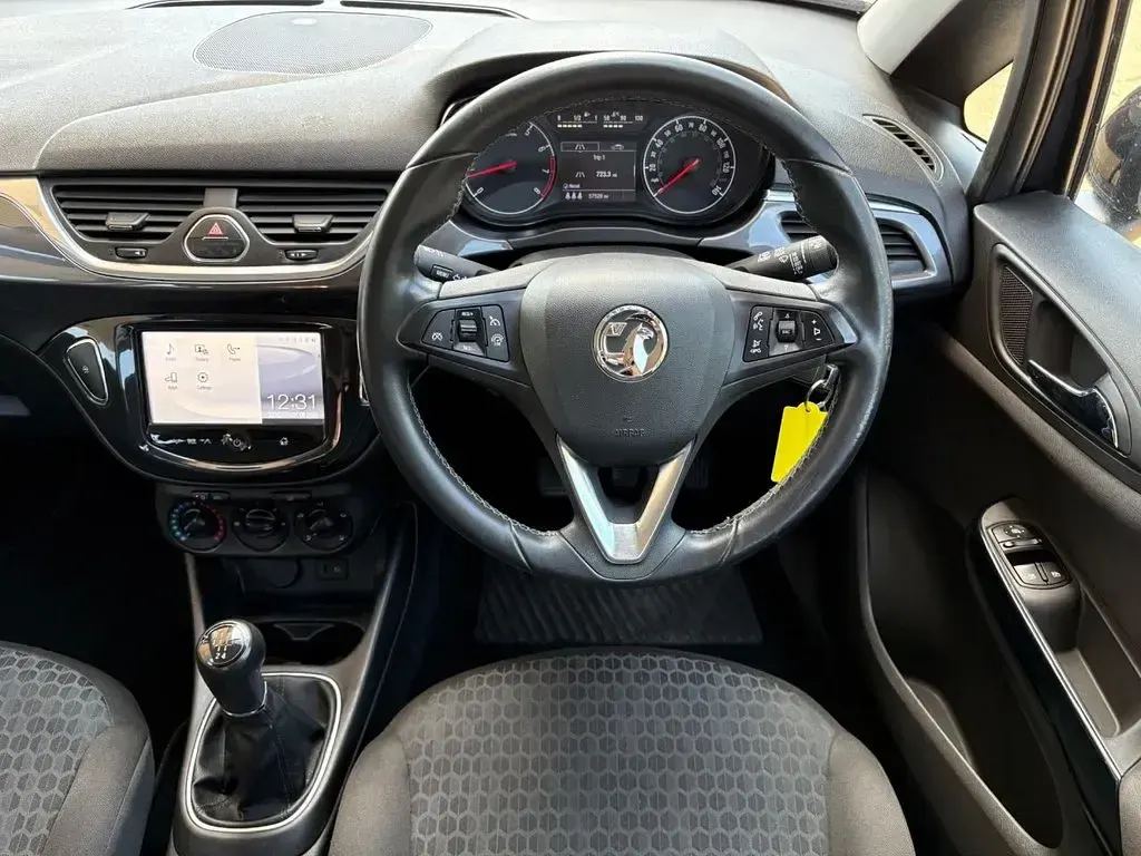 Used Vauxhall Corsa Design Edition 70 HP (51 kW) 2015 Black Hatchback