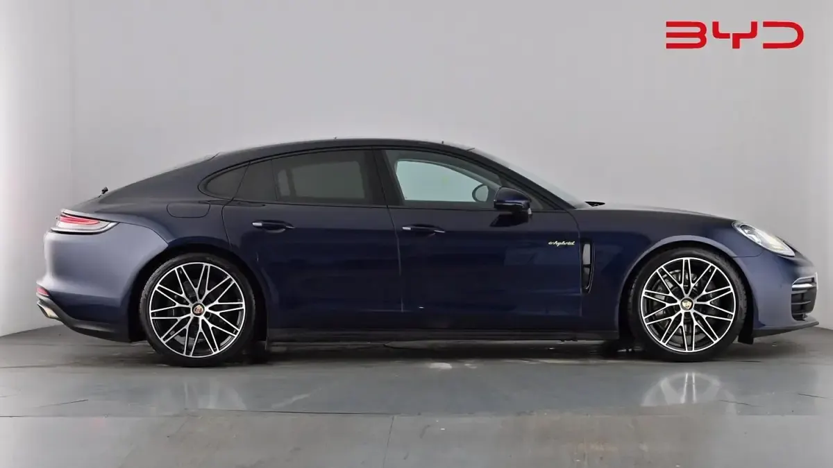 Used Porsche Panamera 4 E-Hybrid 462 HP (339 kW) 2023 Night blue Hatchback