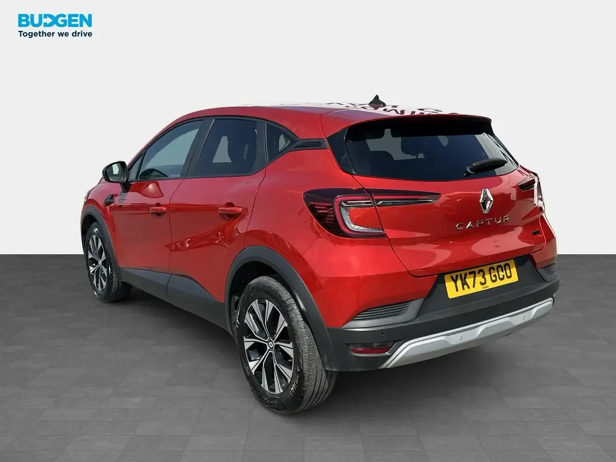 Used Renault Captur Evolution 143 HP (105 kW) 2023 Red SUV