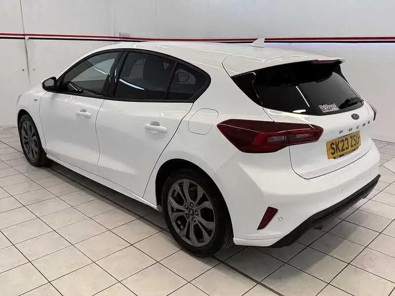 Used Ford Focus ST-Line 2023 White Hatchback