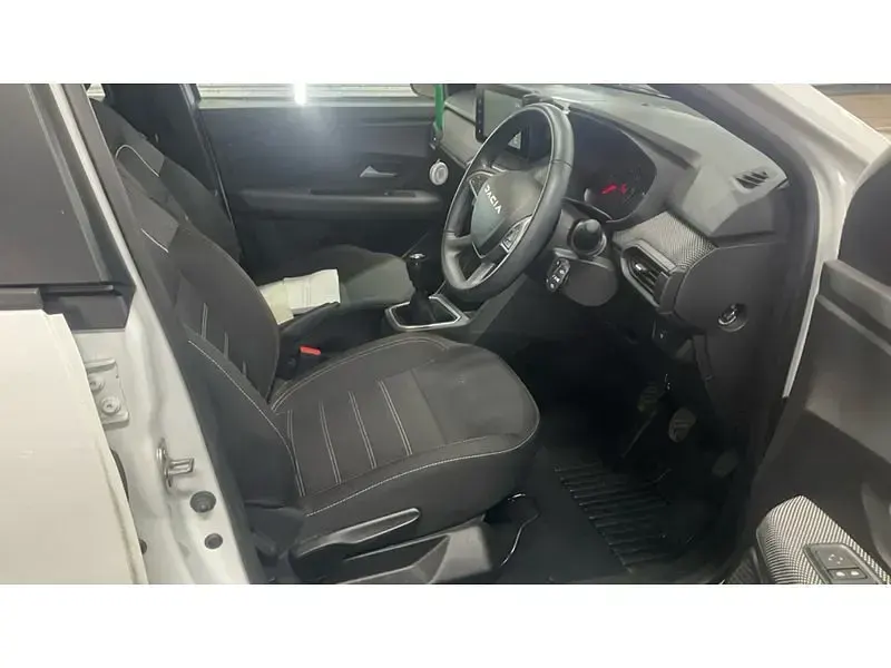 Used Dacia Sandero Expression 2024 White Hatchback