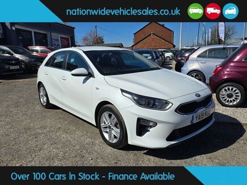 White Used 2019 Kia Ceed 2 Hatchback | £6,465 (Fair price) - Image 1/4
