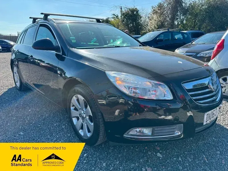 Used Vauxhall Insignia SRi 160 HP (117 kW) 2013 Black Estate