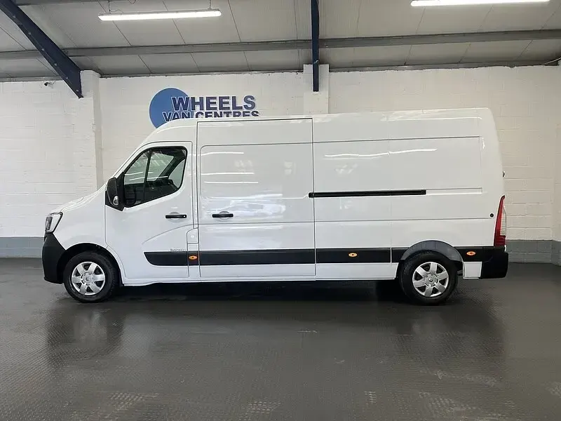 Used Renault Master Business 2023 White MPV