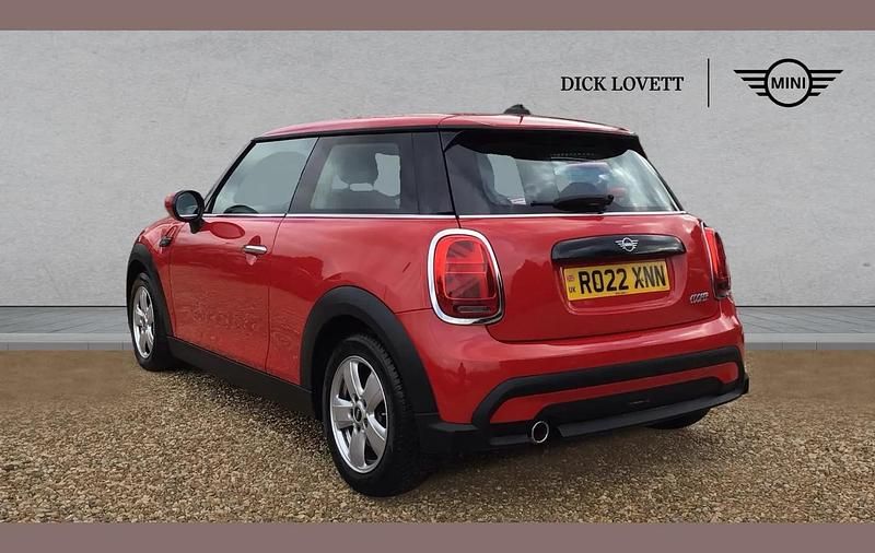 Used Mini Cooper Classic 134 HP (98 kW) 2022 Red Hatchback