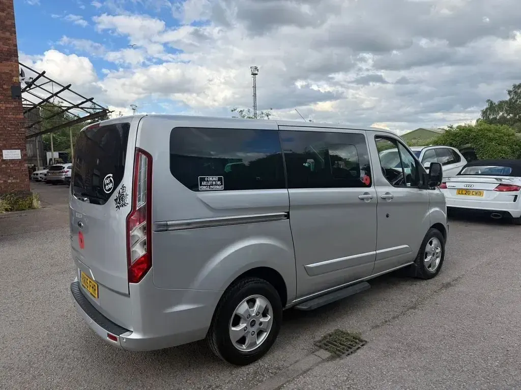 Used Ford Tourneo Limited 2015 Silver MPV