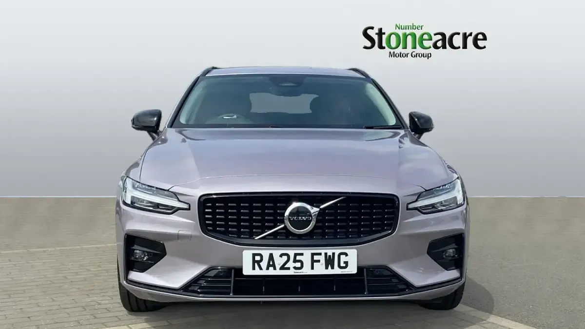 Used Volvo V60 Plus 197 HP (144 kW) 2025 Silver Estate