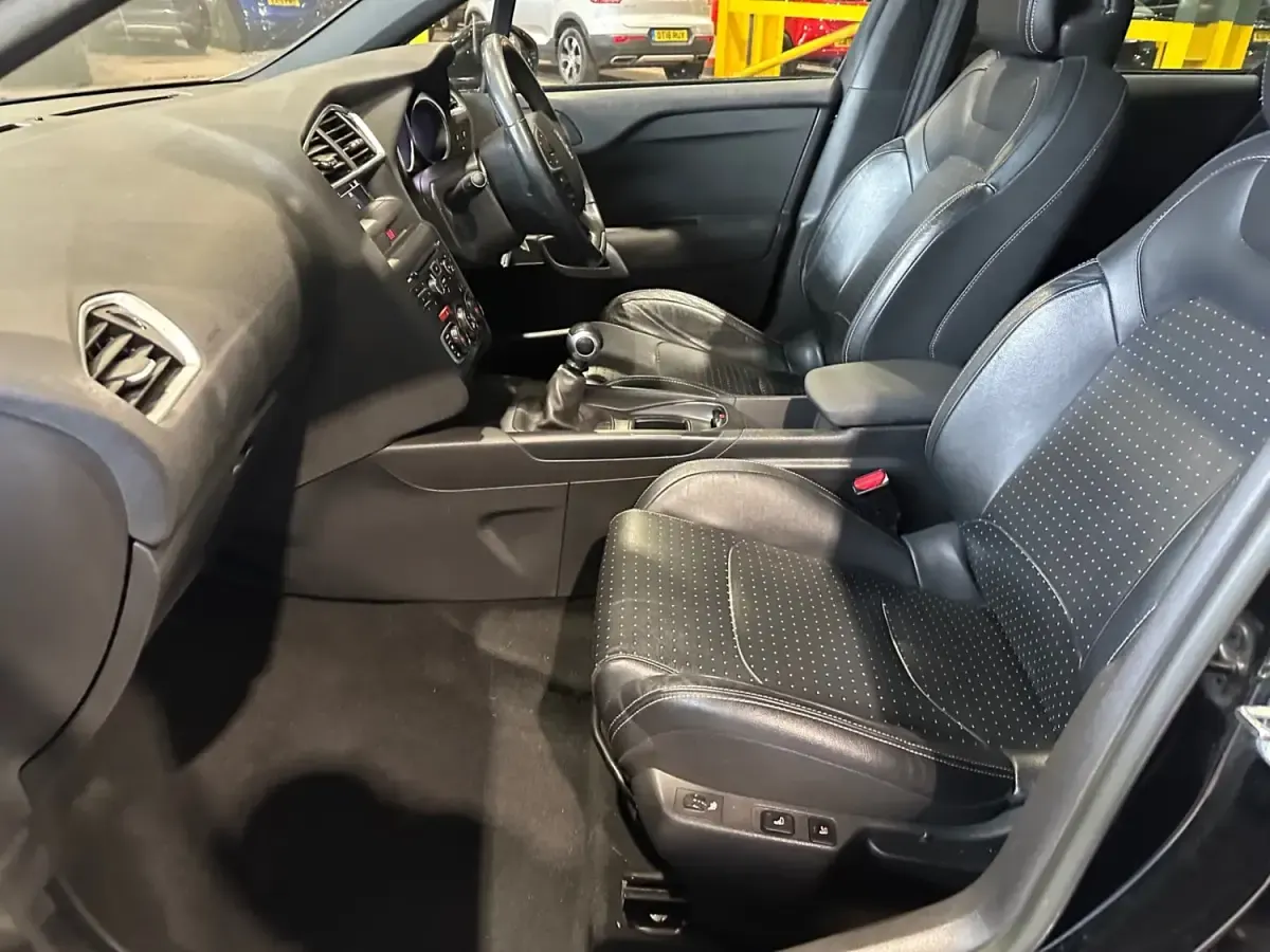 Używany Citroën DS4 2014 Czarny Hatchback